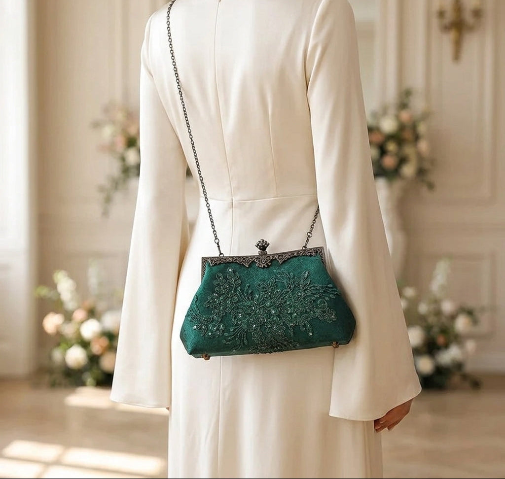 Sac à main bandoulière brodé de perles d’inspiration chinoise - Flavia