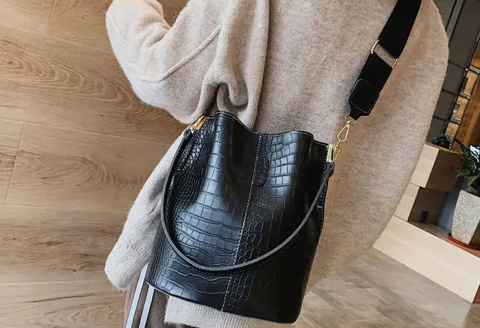 Sac à main bandoulière effet crocodile seau patiné - Francesca - Maison Elvira