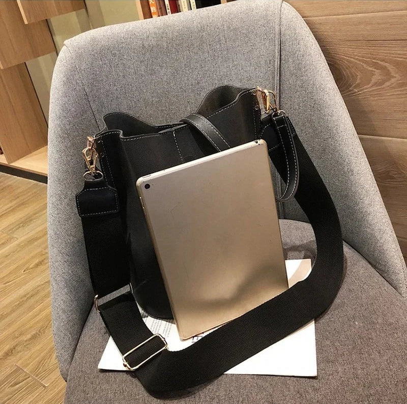 Sac à main bandoulière effet crocodile seau patiné - Francesca - Maison Elvira