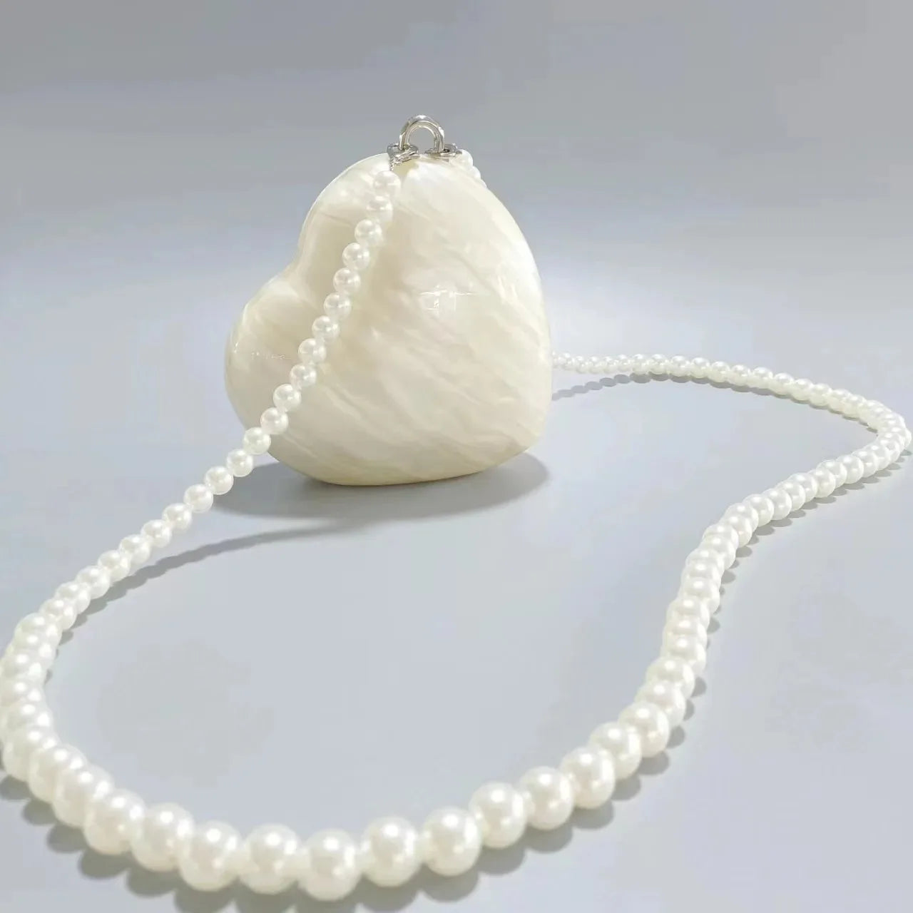 Sac à main bandoulière cœur en acrylique perlé - Armonia - Maison Elvira