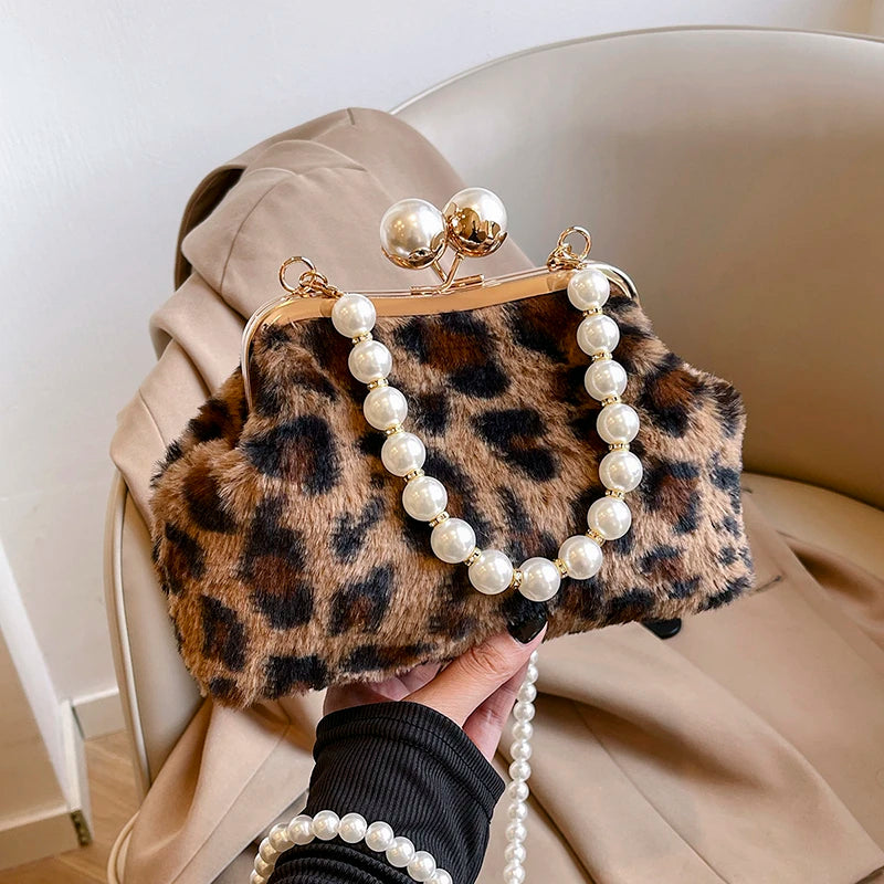 Sac à main bandoulière en fausse fourrure délicate - Letizia - Maison Elvira