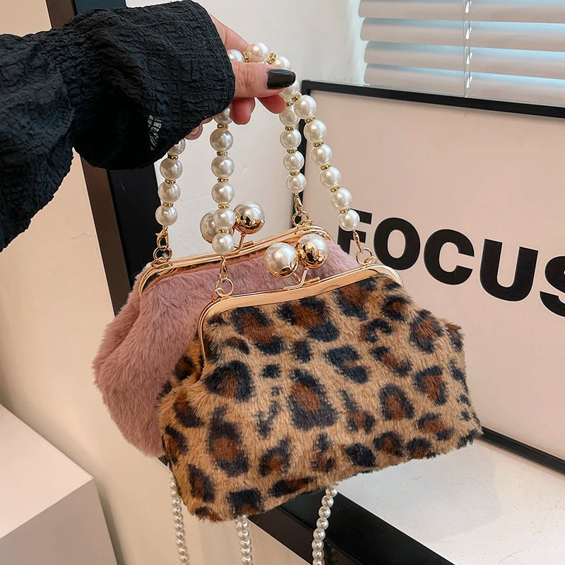 Sac à main bandoulière en fausse fourrure délicate - Letizia - Maison Elvira