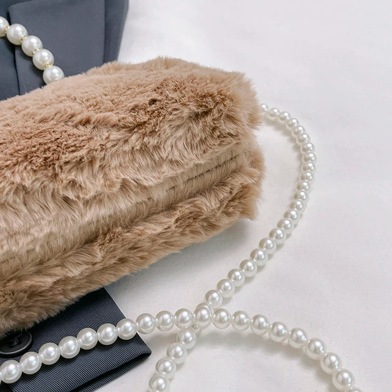 Sac à main bandoulière en fausse fourrure délicate - Letizia - Maison Elvira