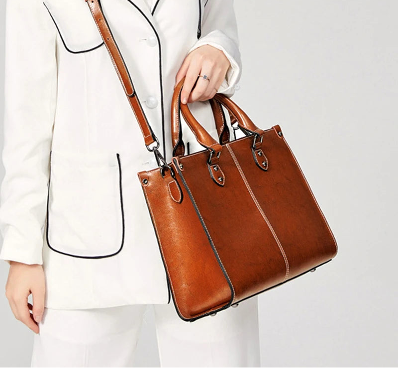 Sac à main bandoulière en cuir véritable essentiel - Tecla - Maison Elvira