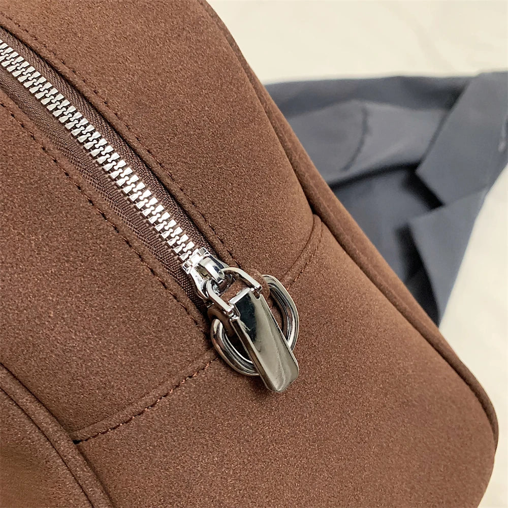 Sac à main bandoulière en daim spacieux - Silvia - Maison Elvira