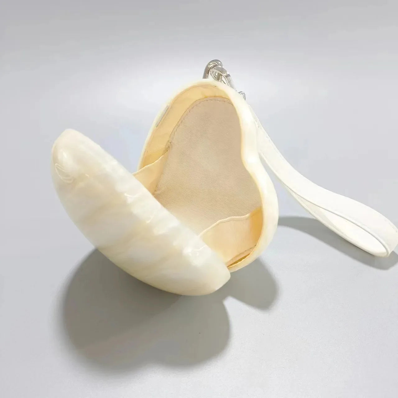 Sac à main bandoulière cœur en acrylique perlé - Armonia - Maison Elvira