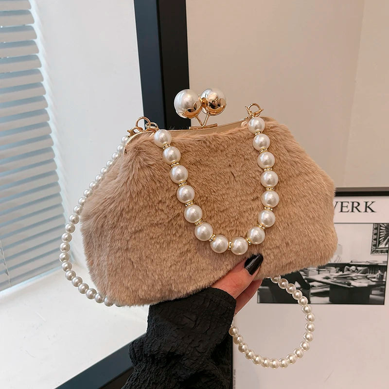 Sac à main bandoulière en fausse fourrure délicate - Letizia - Maison Elvira