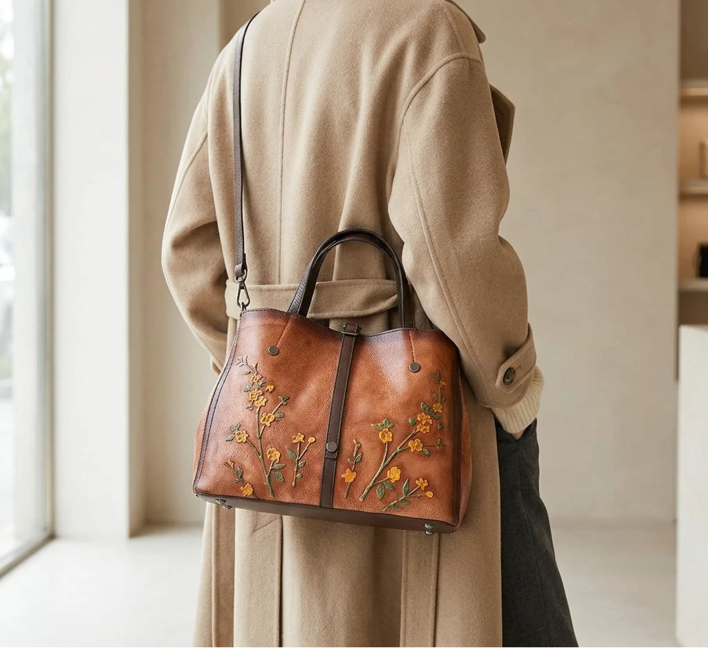Sac à main bandoulière en cuir véritable brodé - Clotilde