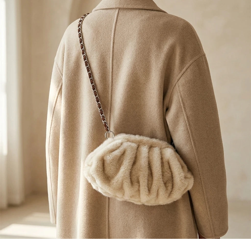 Sac à main bandoulière moelleux en fausse fourrure - Isadora