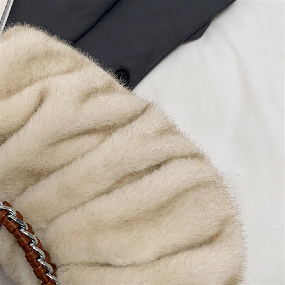 Sac à main bandoulière moelleux en fausse fourrure - Isadora - Maison Elvira