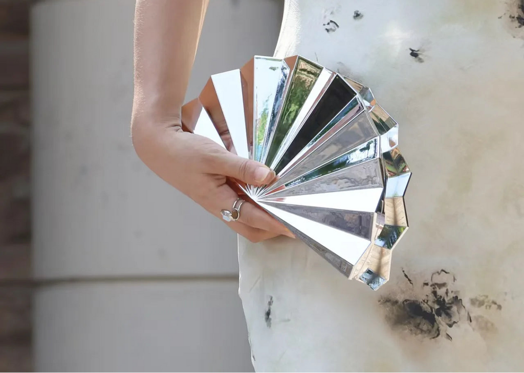 Sac à main bandoulière lunaire en acrylique argenté - Lunaria - Maison Elvira