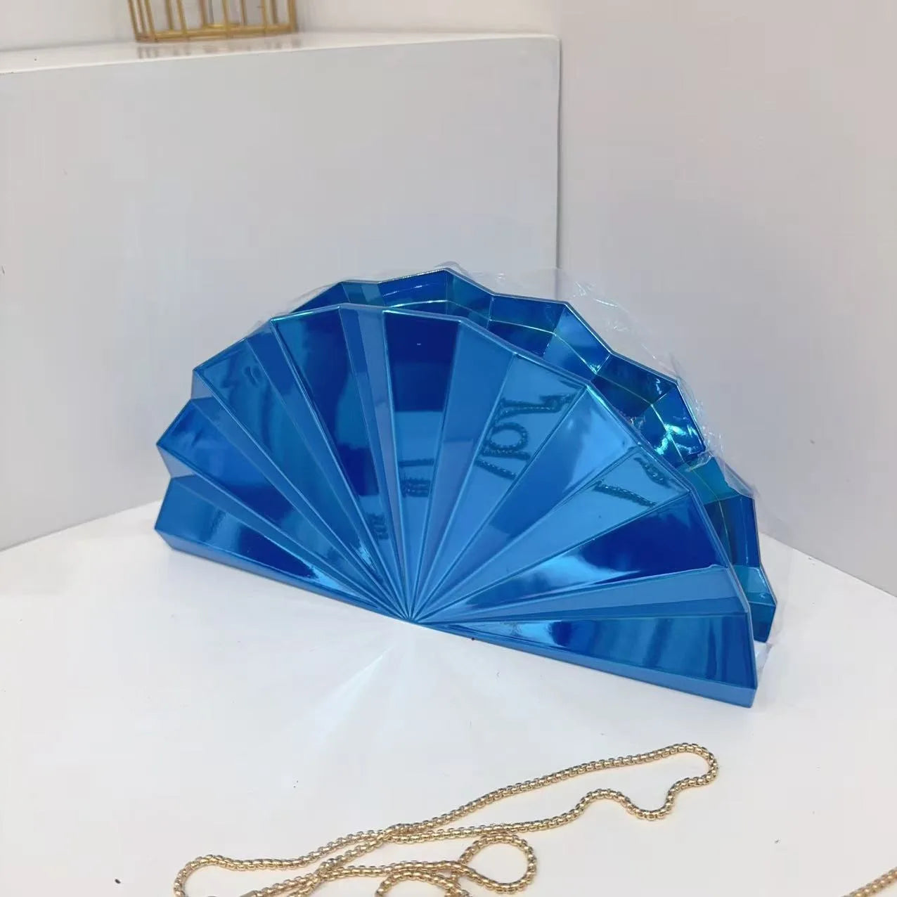 Sac à main bandoulière lunaire en acrylique argenté - Lunaria - Maison Elvira