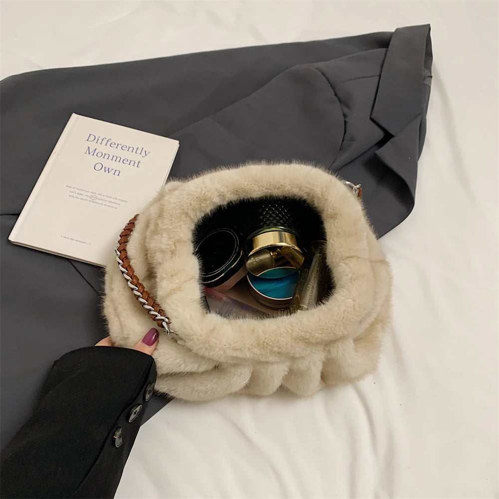 Sac à main bandoulière moelleux en fausse fourrure - Isadora - Maison Elvira