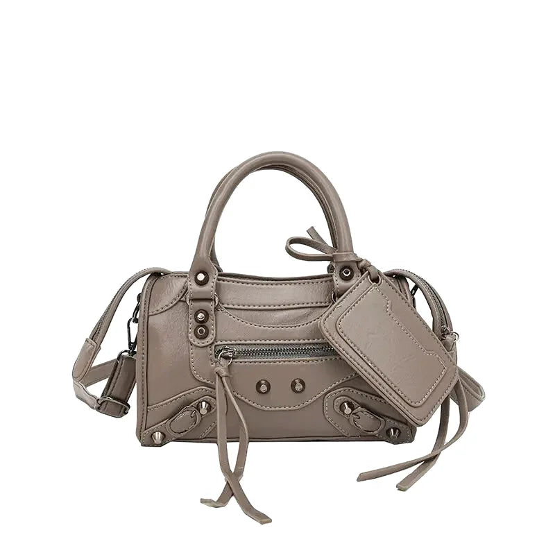 Sac à main bandoulière style moto simple à rivets - Donatella - Maison Elvira
